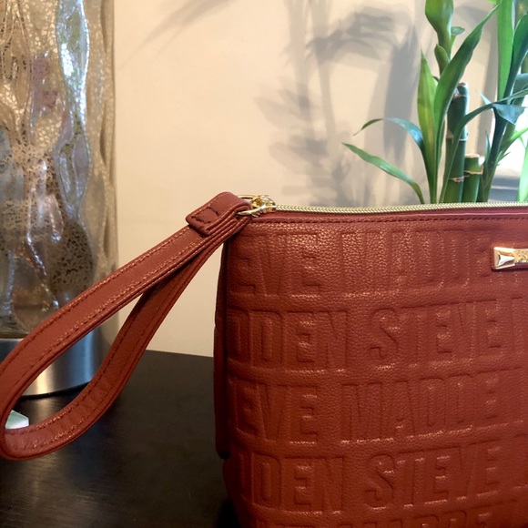 Steve Madden Oversized Clutch/Wristlet - Picture 3 of 4